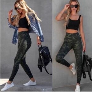 SPANX NWOT Green Camouflage Leggings - med